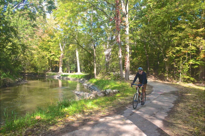 River Bends Park to Lake Saint Clair Trail
